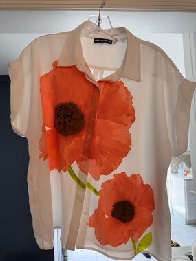 Karl Lagerfeld Woman’s floral print blouse Size L